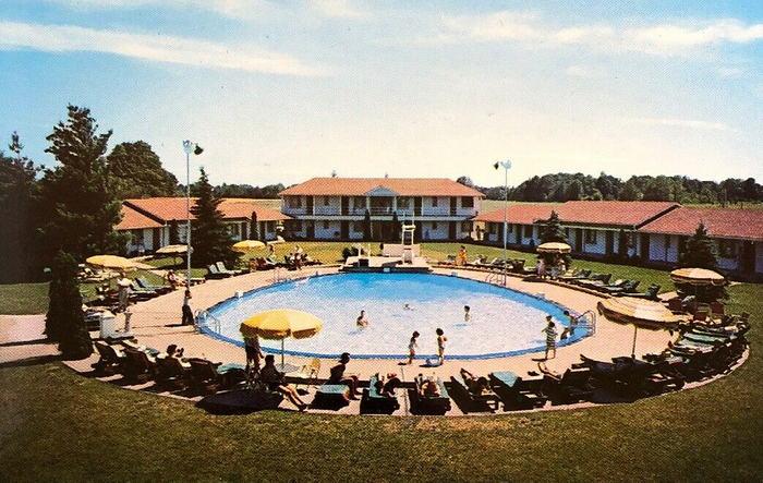 Fidelmans Resort - Old Post Card (newer photo)